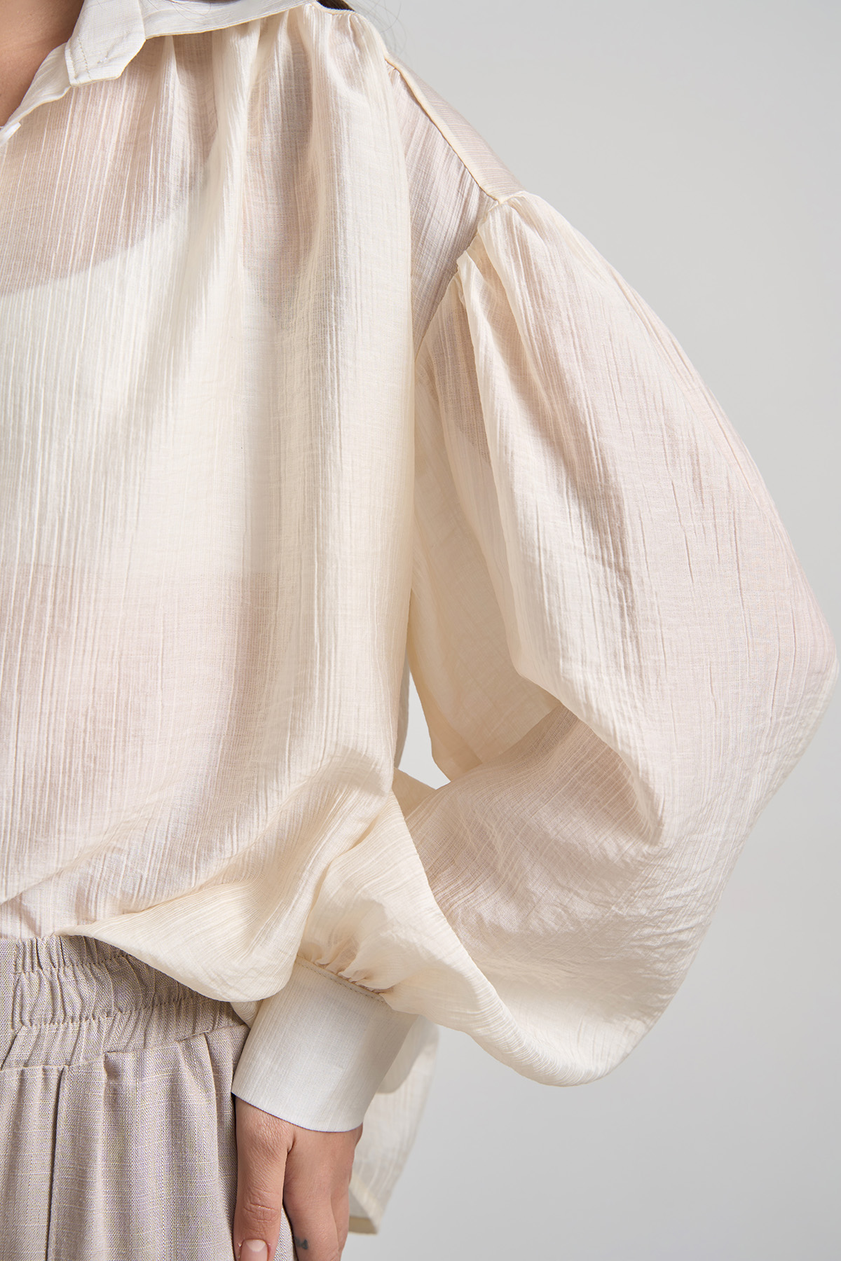 Картинка Блуза бежева